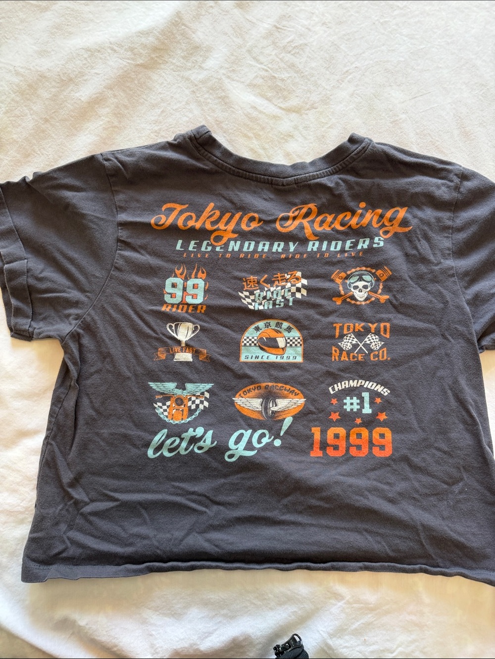 Women’s M Tokyo Racing Sleeve Graphic Tee - Charcoal crop - Picture 2 of 3
